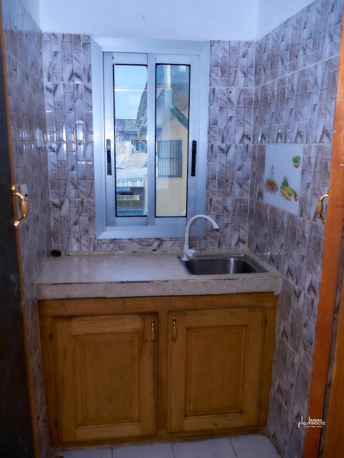 Naiveli-Palm Appartement Meuble Sobre Et Chic Douala Kültér fotó