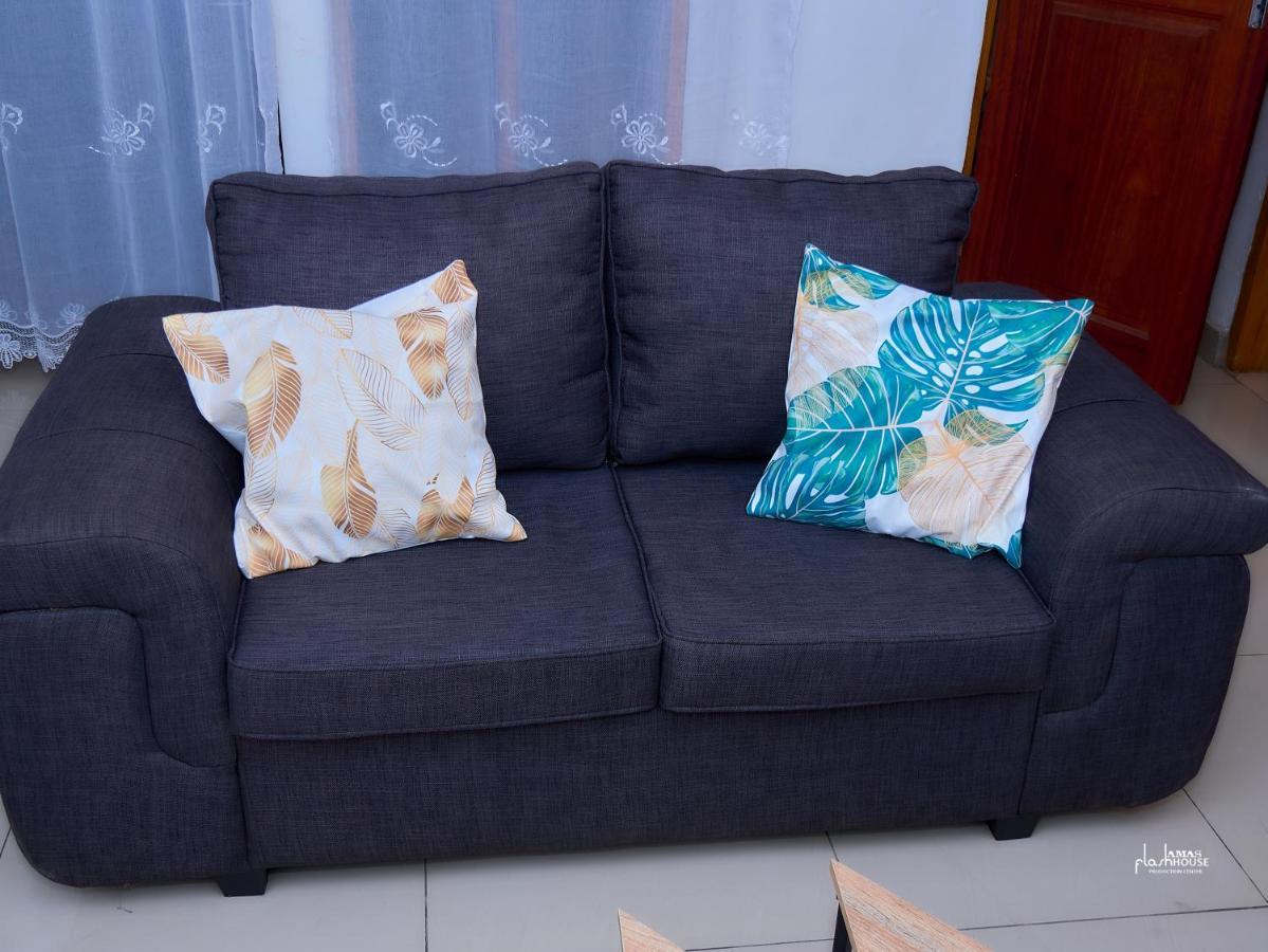 Naiveli-Palm Appartement Meuble Sobre Et Chic Douala Kültér fotó