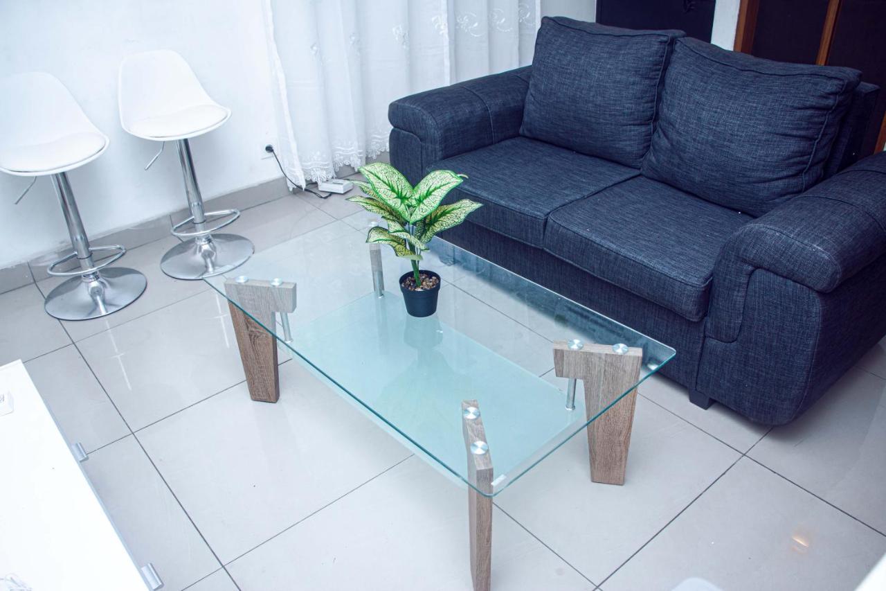 Naiveli-Palm Appartement Meuble Sobre Et Chic Douala Kültér fotó