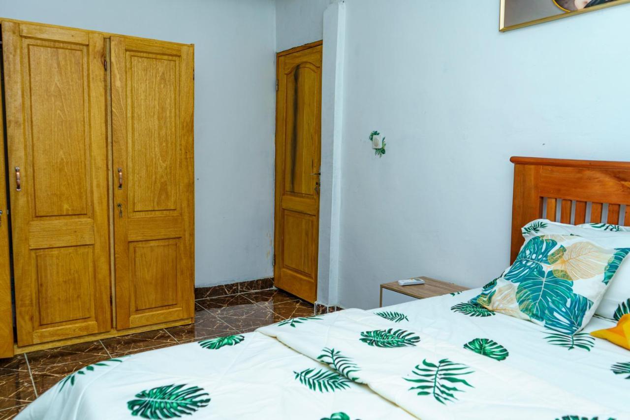 Naiveli-Palm Appartement Meuble Sobre Et Chic Douala Kültér fotó