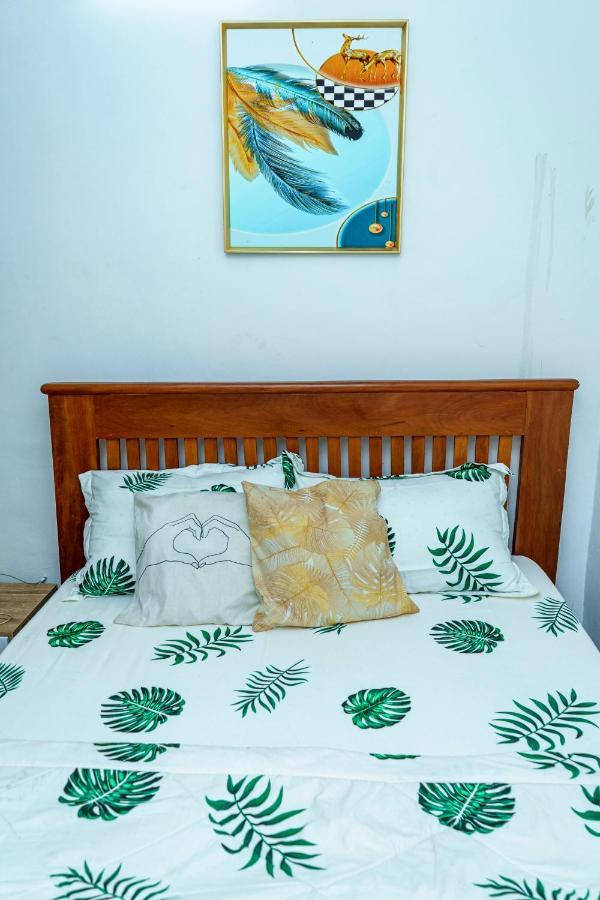 Naiveli-Palm Appartement Meuble Sobre Et Chic Douala Kültér fotó