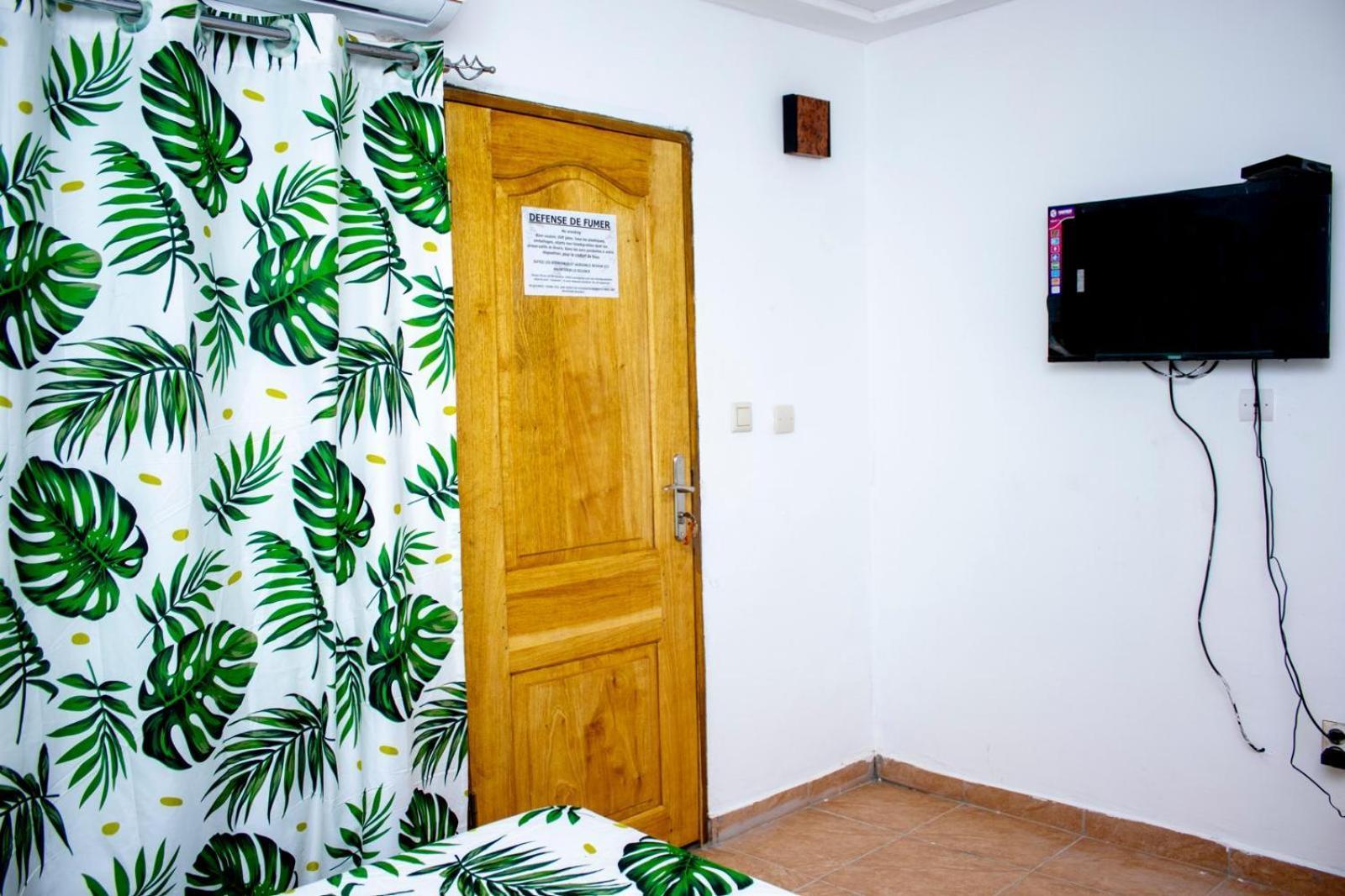 Naiveli-Palm Appartement Meuble Sobre Et Chic Douala Kültér fotó