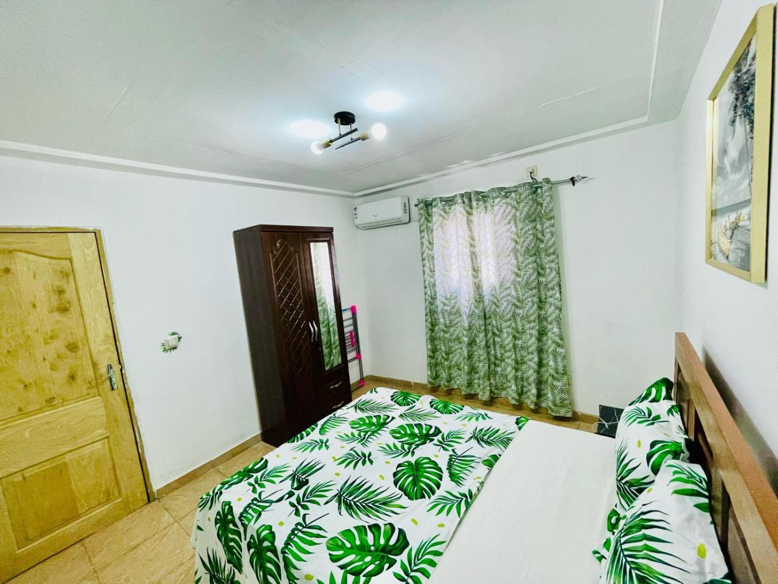 Naiveli-Palm Appartement Meuble Sobre Et Chic Douala Kültér fotó